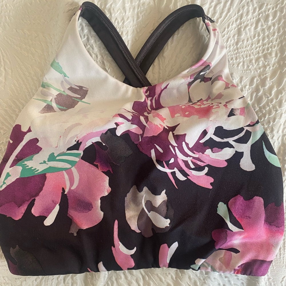Athleta high neck sports bra. Floral print. Sz small